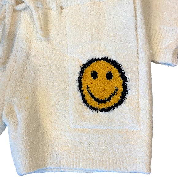 Women’s Ivory Smiley Microfiber Soft 4-Way Stretch Top & Short Set NWT Size: M/L - Picture 2 of 3